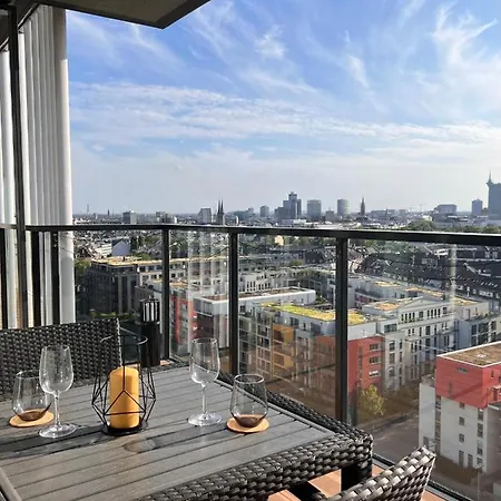 Stayone Luxusapartment Floor 13 * Düsseldorf